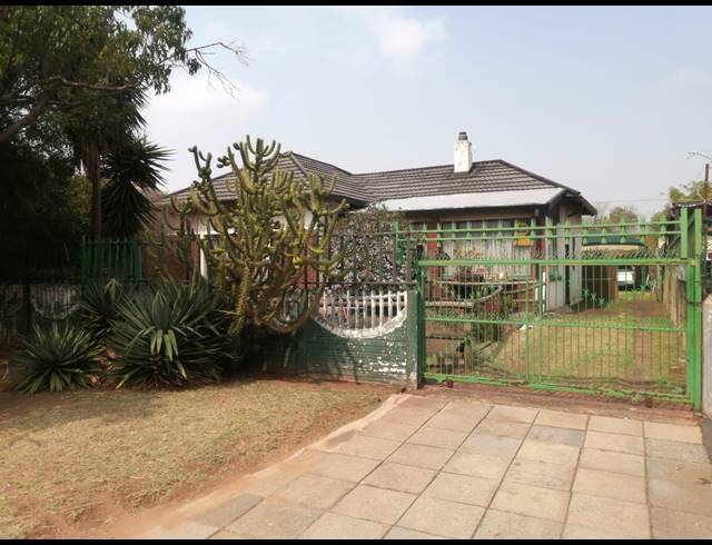 3 BEDROOM HOUSE FOR SALE IN BOKSBURG EAST